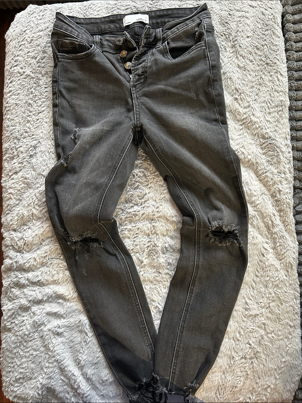 Distressed Black Skinny Women’s Jeans